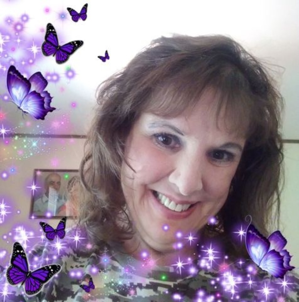 Meet your Posher, Cynthia